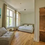 Aeronaut Suits By Pearl1 4*