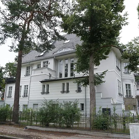 Aeronaut Suits By Pearl1 4* Berlino