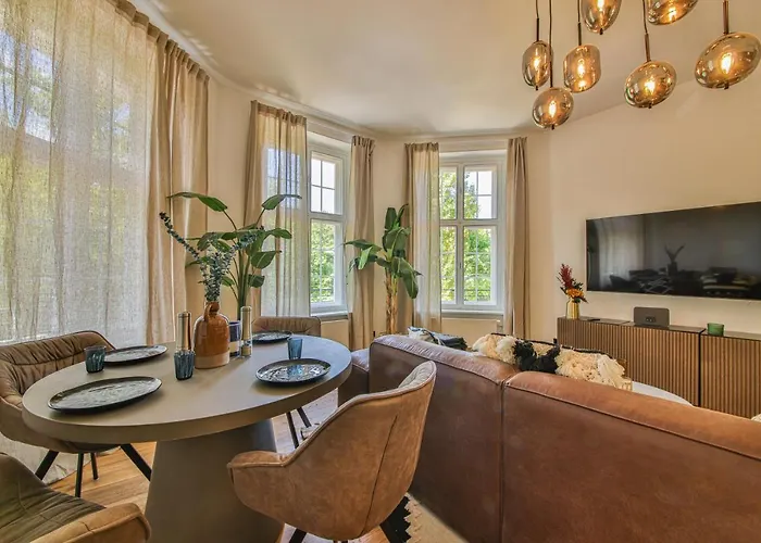 Aeronaut Suits By Pearl1 4*