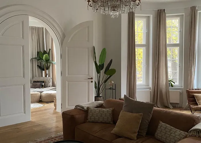 Aeronaut Suits By Pearl1 4*