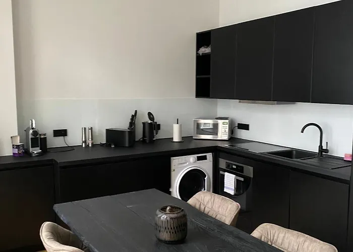 Aparthotel Aeronaut Suits By Pearl1 4*