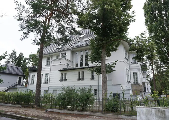 Aeronaut Suits By Pearl1 4* Berlino