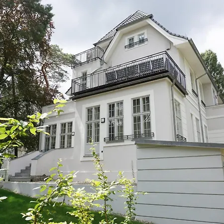 Апарт-отель Aeronaut Suits By Pearl1 Берлин