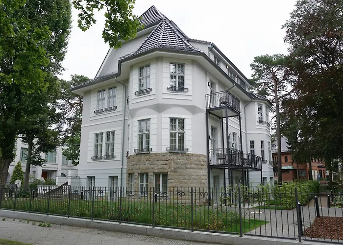 Aeronaut Suits By Pearl1 4* Берлин