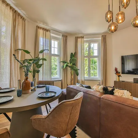 Aeronaut Suits By Pearl1 4*