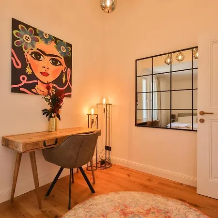 Aparthotel Aeronaut Suits By Pearl1