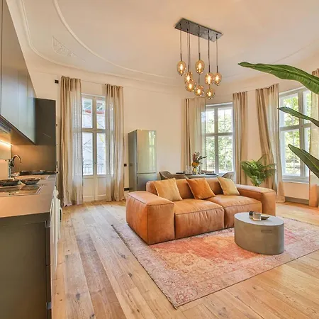 Aeronaut Suits By Pearl1 Aparthotel 4*