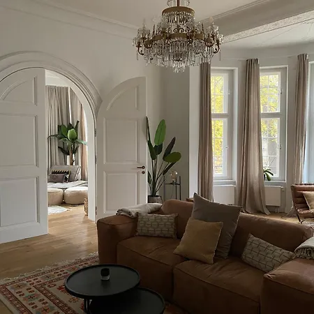 Aeronaut Suits By Pearl1 4*