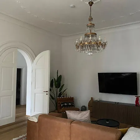 Aparthotel Aeronaut Suits By Pearl1 4*