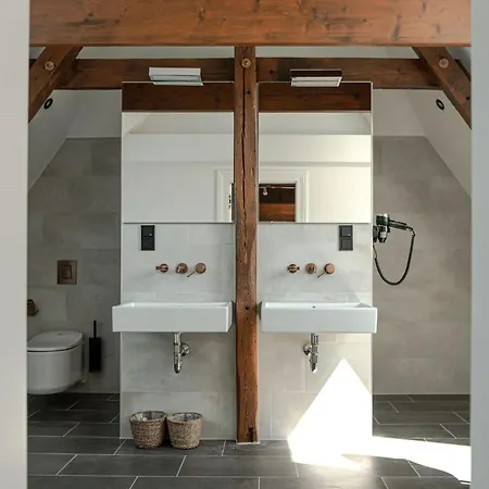 Aeronaut Suits By Pearl1 Apartmanhotel