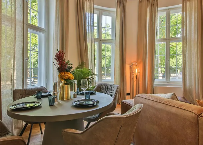 Aeronaut Suits By Pearl1 4*